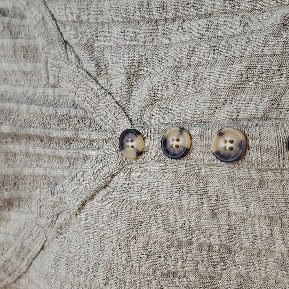 Maurices v neck top, size xl - Picture 8 of 8
